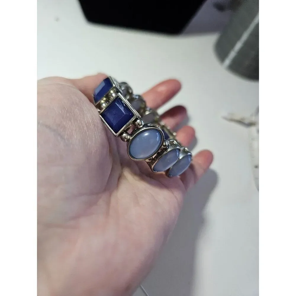 *Sale* Small silver tone blue stretch bracelet 6.5